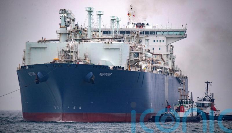 First floating LNG terminal arrives at German port