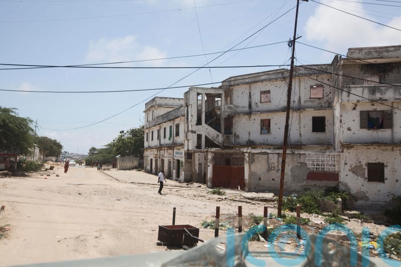Somali forces storm hotel held by extremists and free 60 people