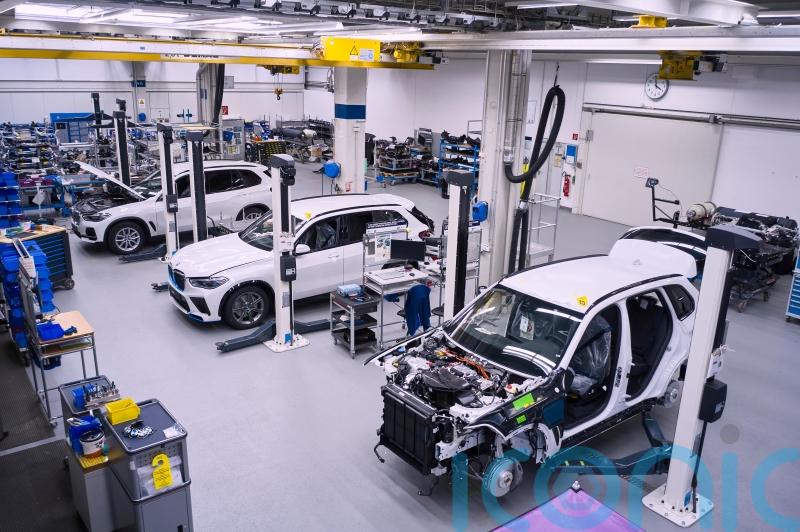BMW kickstarts small-scale production of hydrogen-powered X5