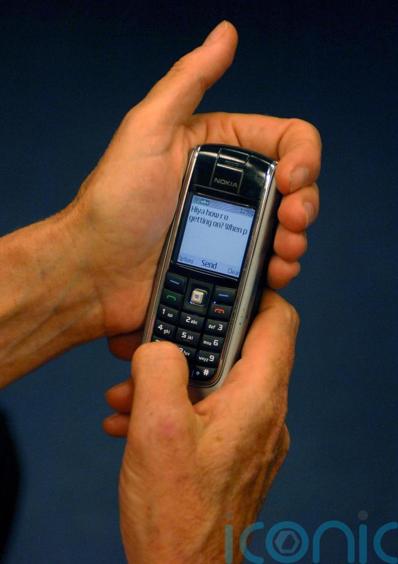30 years of the text message – Nearly one in three still send them daily