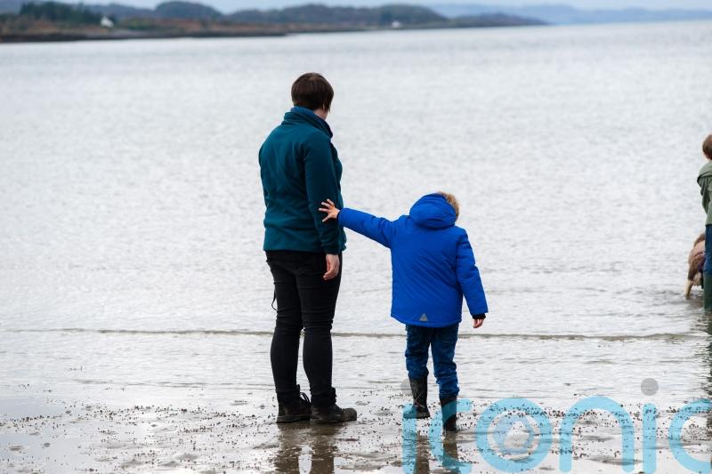 MPs back new sanctions against parents failing to meet child support obligations