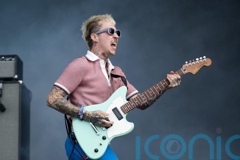 Punk duo Slaves return to music scene with new name