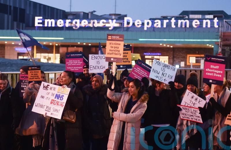Patients ‘suffering due to staff shortages’ while nurses ‘turn to food banks’
