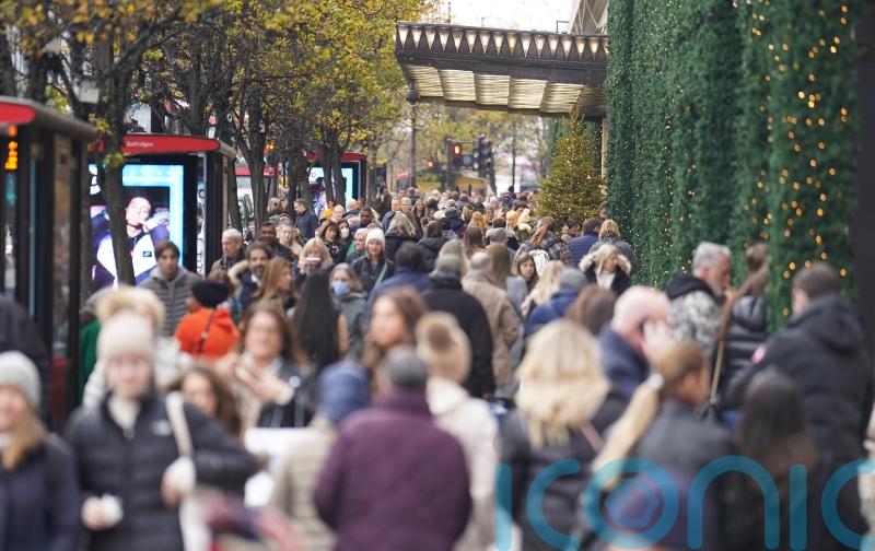 High street shopper numbers plunge amid rail strikes and cold weather