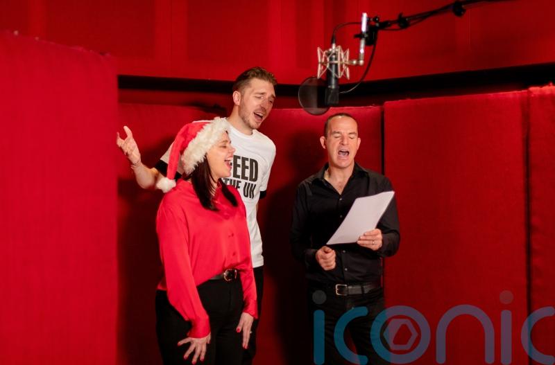 Who is in the running for the 2022 Christmas number one?