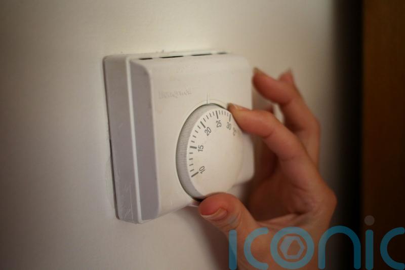 Government announces plans for £400 energy support for 900,000 households