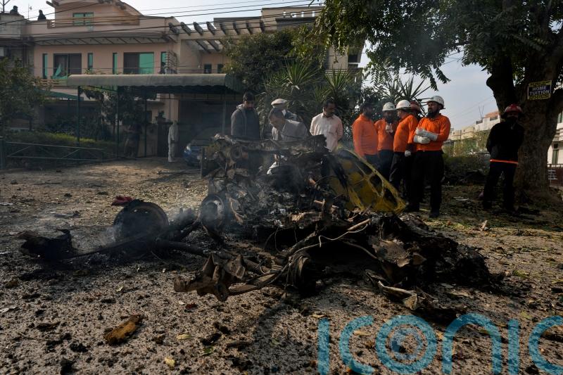 Car bombing in Islamabad kills two suspects and policeman