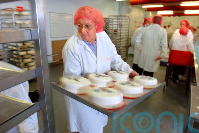 Almost 300,000 over-50s on zero hours contracts – report