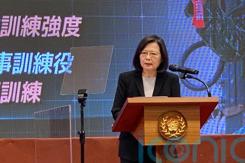Taiwan extends compulsory military service to one year