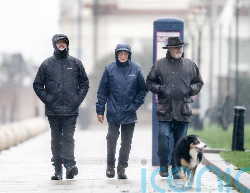UK braces for heavy rain and icy roads over holiday period