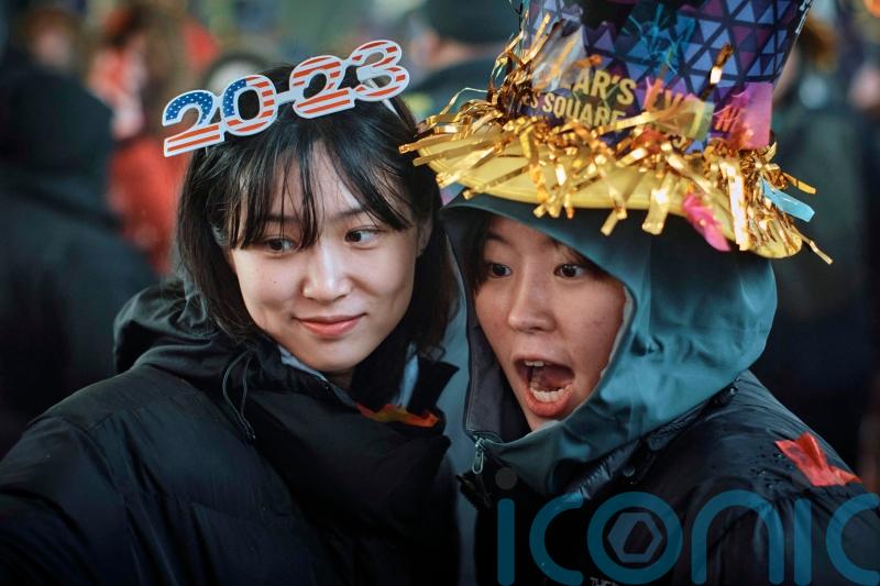 New year sweeps in across the world