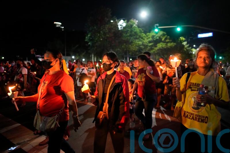 Thousands of Catholics join ‘Walk of Faith’ through Manila