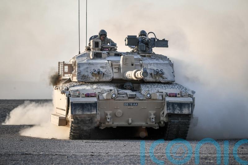 UK should send Challenger 2 tanks to Ukraine, says Defence Committee chief
