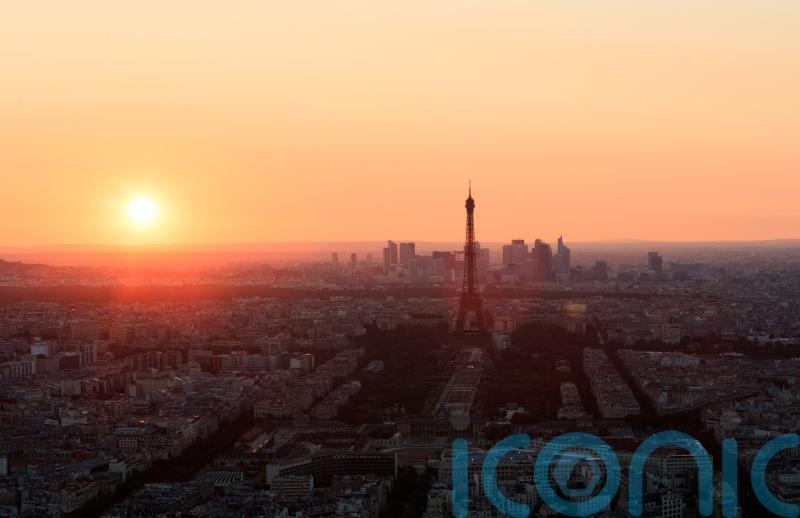 Several people stabbed in attack at Paris train station