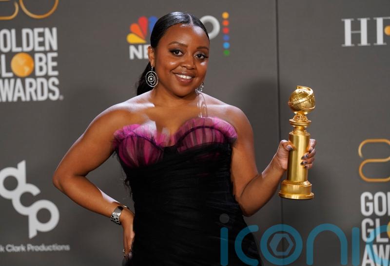 Brad Pitt ‘distracts’ Quinta Brunson during her Golden Globe acceptance speech