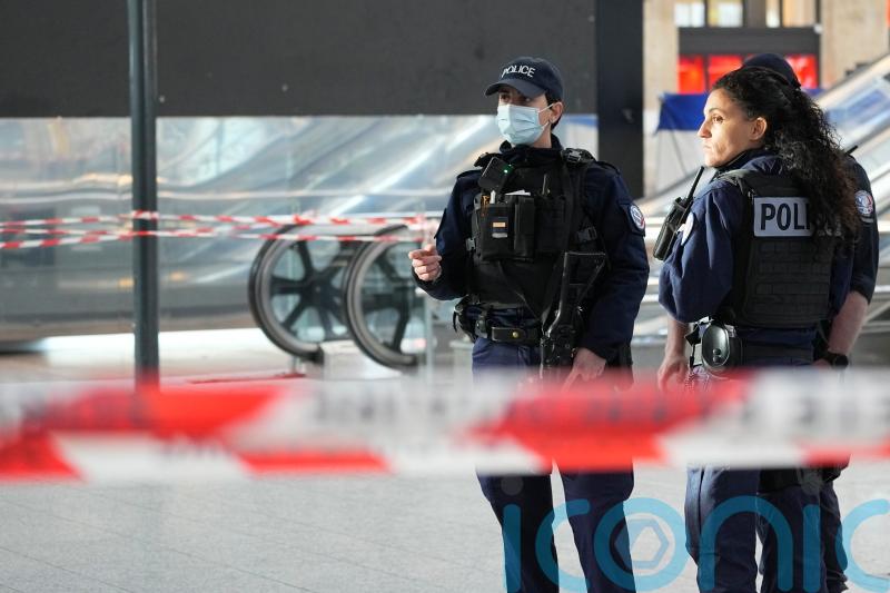 Attacker shot by police after six stabbed at Paris railway station