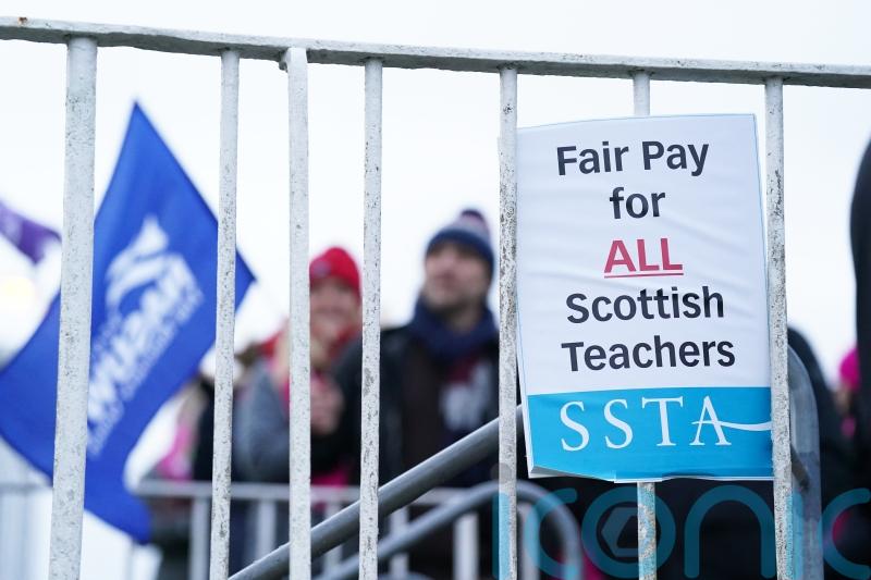 Teaching union warns of more strike action after pay talks fail