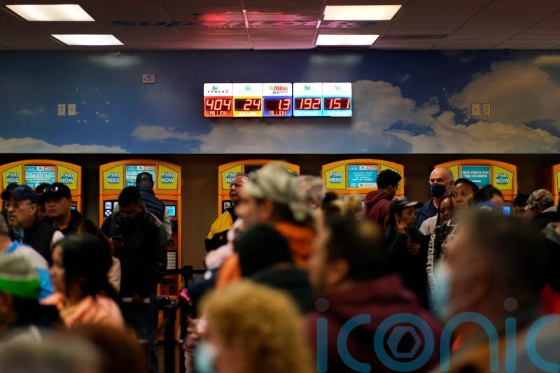 One US ticketholder scoops 1.35 billion-dollar Mega Millions jackpot