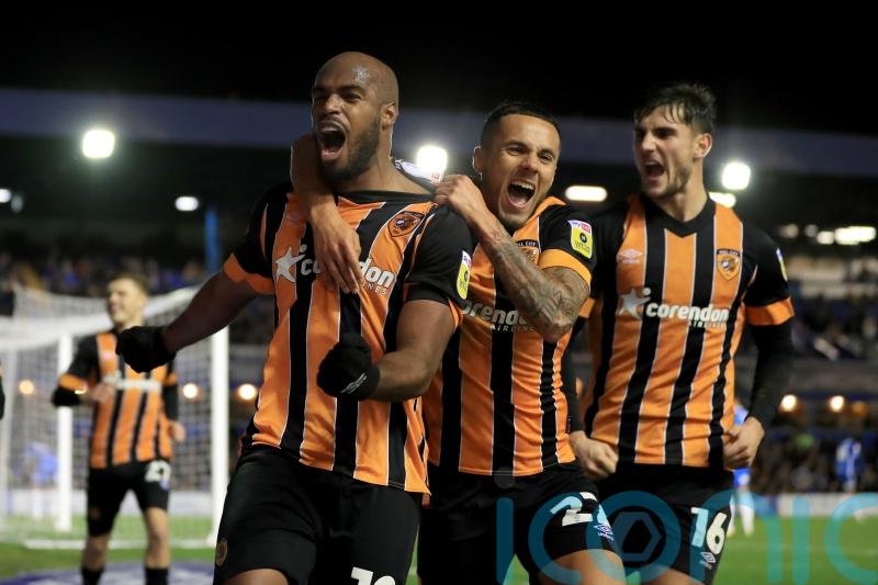 Oscar Estupinan leaves it late to pinch a point for Hull against Huddersfield