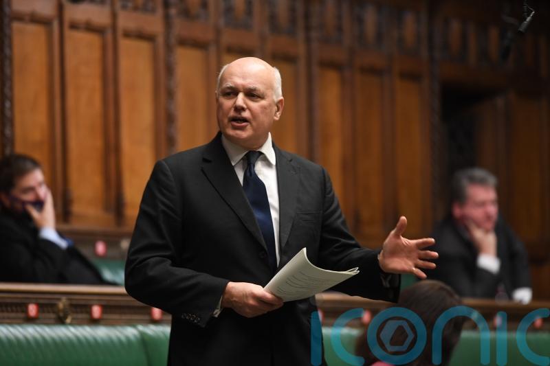 Sunak urged to accept rebel MPs’ amendment to boost online safety for children