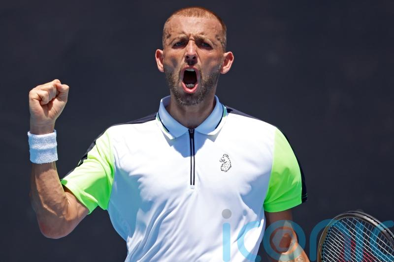 Dan Evans overcomes three-hour heat delay to wrap up win over Facundo Bagnis
