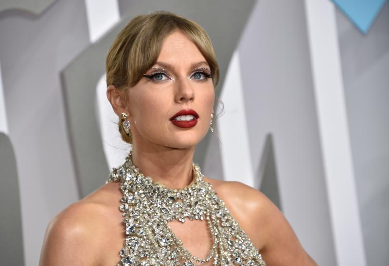 Taylor Swift’s guitar and Eminem’s trainers to be sold at US charity auction