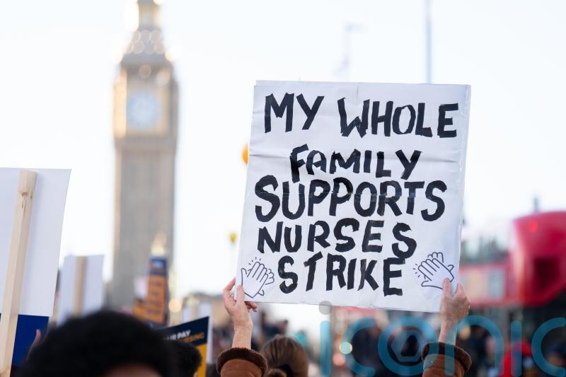 Three in five people blame Government for length of pay row with nurses – poll