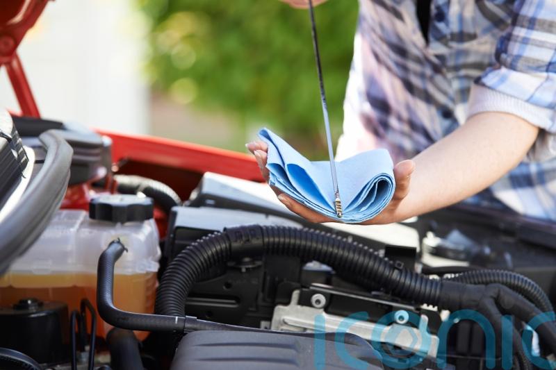 Quarter of drivers can’t identify what’s under a car’s bonnet – survey