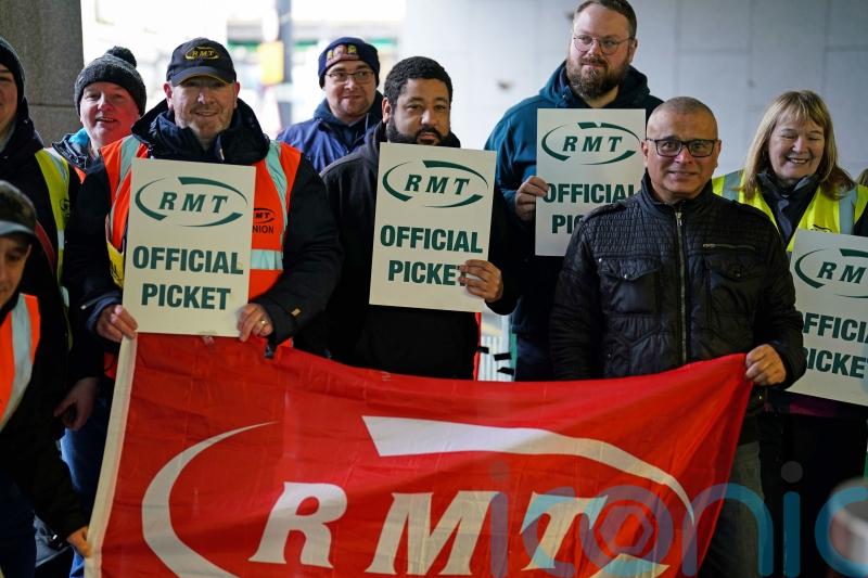 Train companies make ‘best and final offer’ to resolve rail dispute