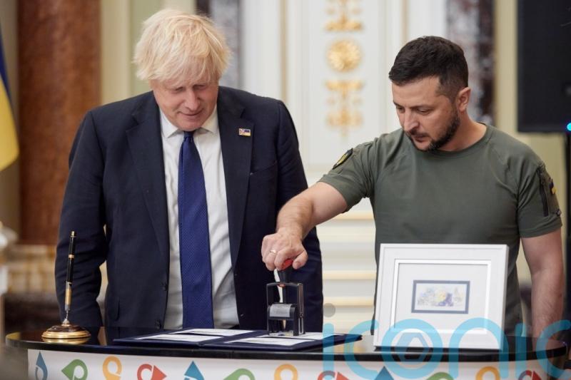 Zelensky dismisses Putin as a &lsquo;nobody&rsquo; but hails &lsquo;special bond&rsquo; with Johnson