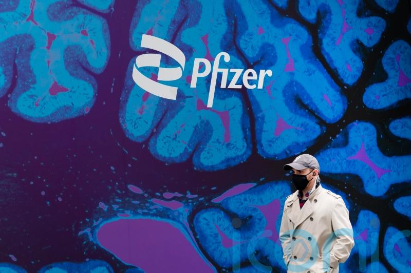 Pfizer exceeds fourth-quarter expectations but starts 2023 with low forecast