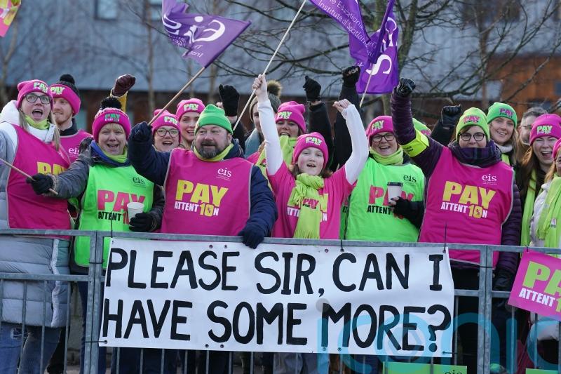 Sturgeon appeals for ‘spirit of compromise’ to help resolve teachers’ strike