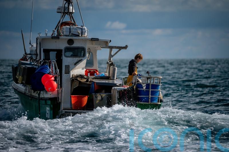 MSPs close petition calling for end to trawling and dredging in inshore waters