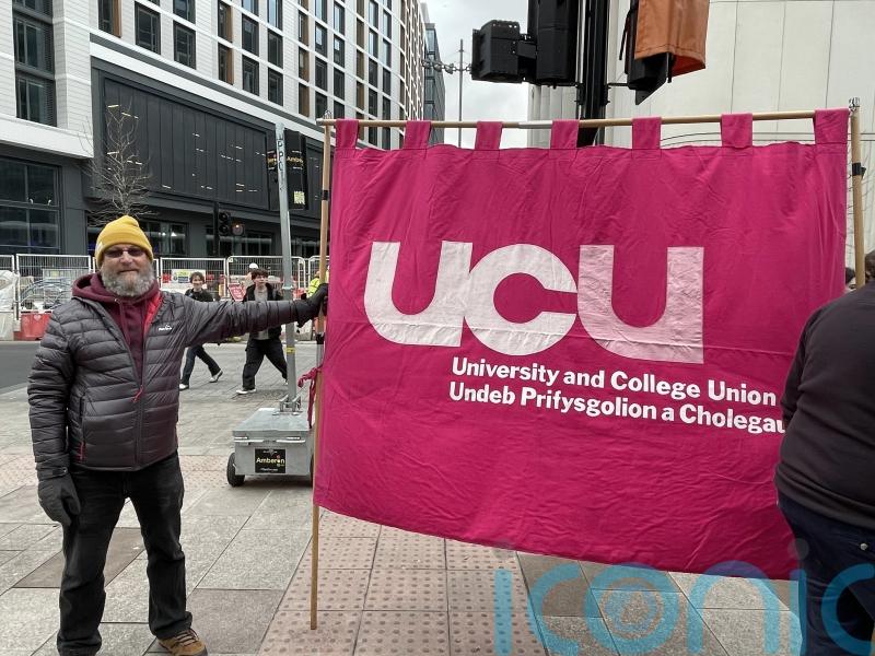 University staff and NHS physiotherapists to strike