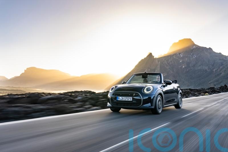 Mini&rsquo;s first electric Convertible arrives as limited-run special edition