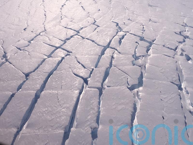 New study provides close-up view of melting underneath Thwaites Glacier
