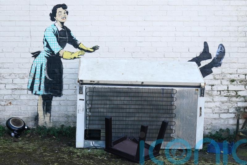 Freezer removed again from Banksy’s Valentine’s Day Mascara artwork