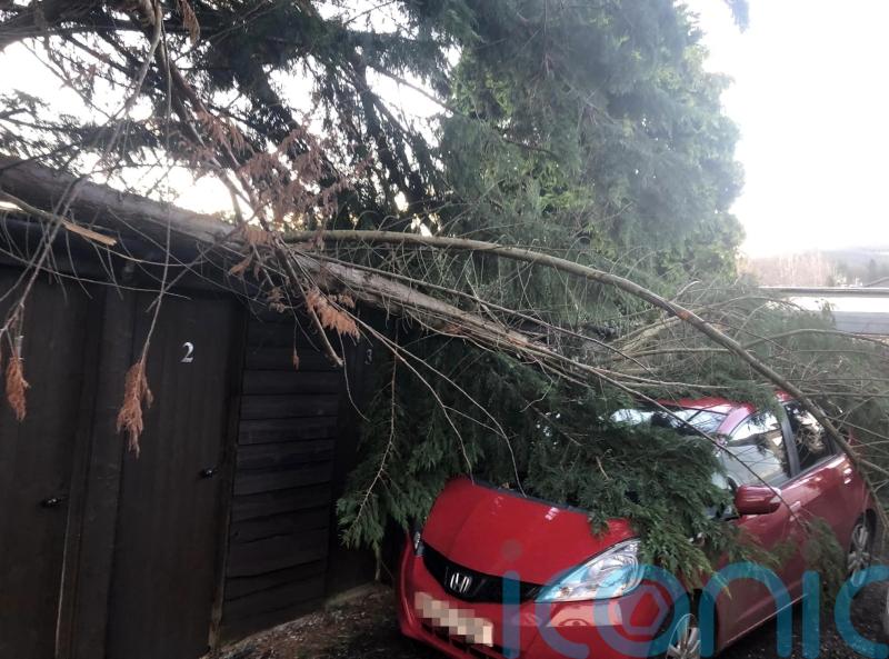 Storm Otto leaves thousands without power