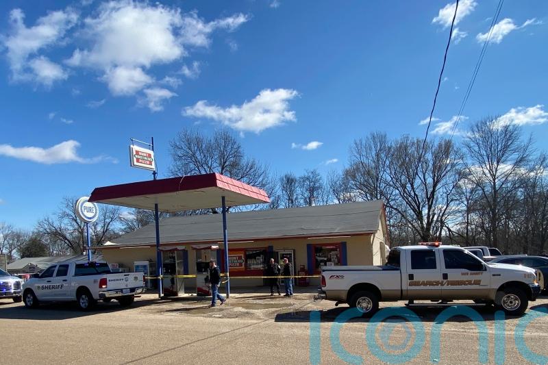 Suspect in custody after six shot dead in rural Mississippi
