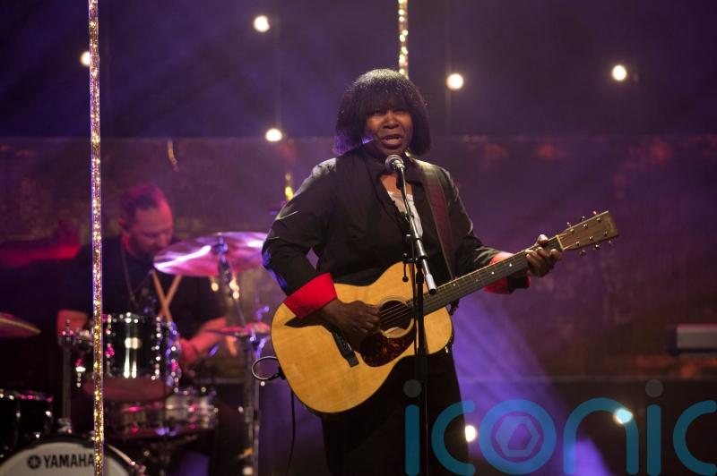 Joan Armatrading makes surprise Bafta appearance during Little Simz performance