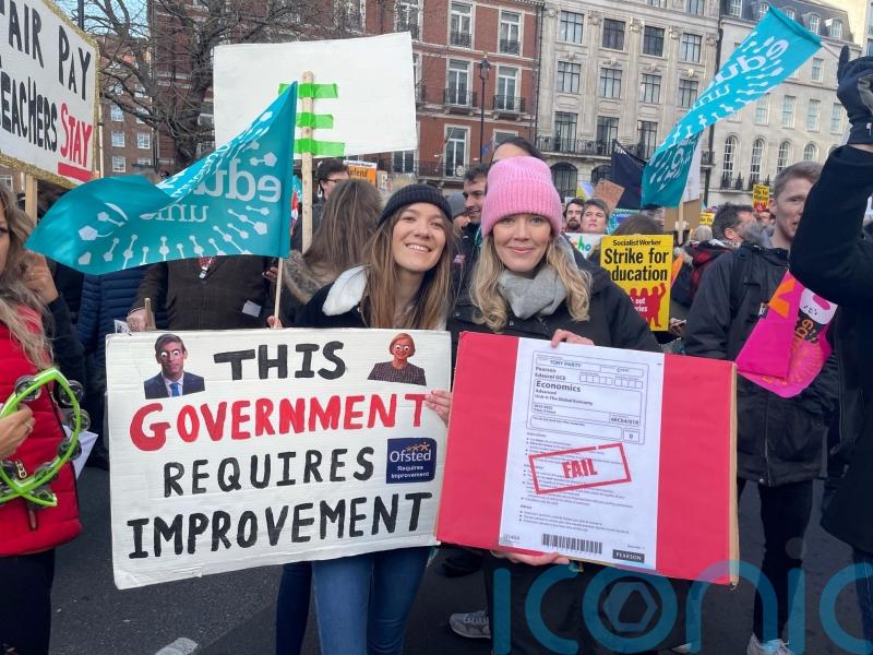 Public sector workers could see 3.5% pay rise after departmental submissions
