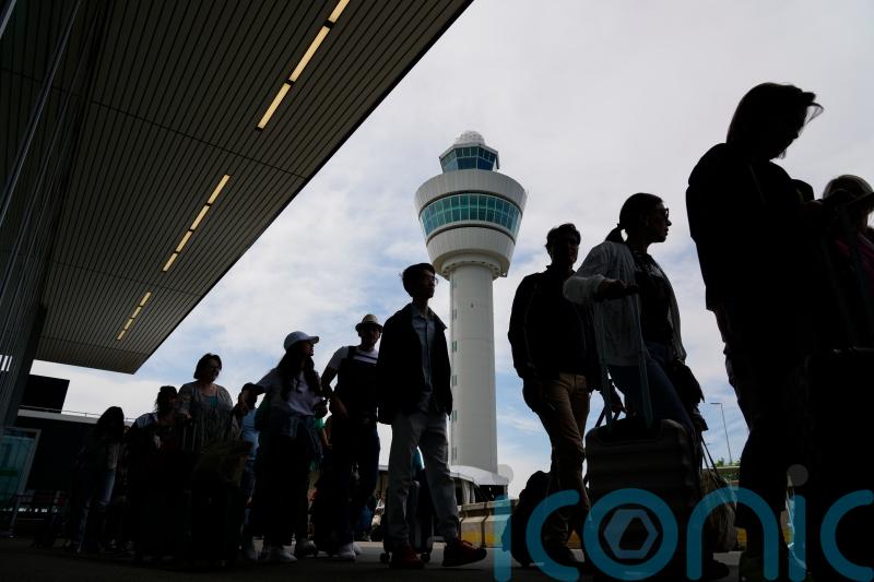 Airlines sue Dutch government over plan to reduce flights from Schiphol