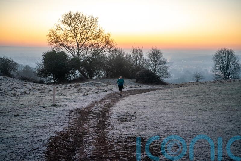 Calm weekend will turn to freezing as snow and ice warnings issued