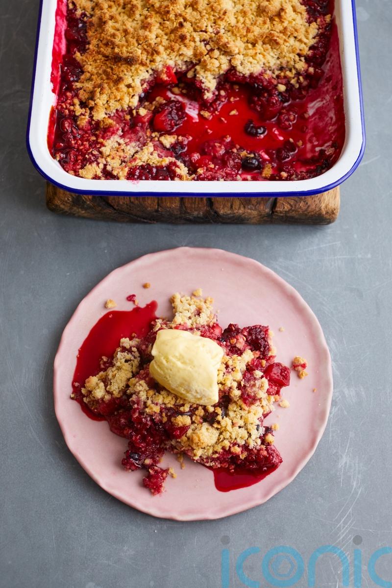 Jamie Oliver&rsquo;s &pound;1 frozen berry and apple crumble recipe