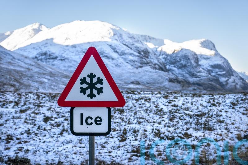 Ice risk in parts of UK as temperatures to plummet to minus 10C overnight