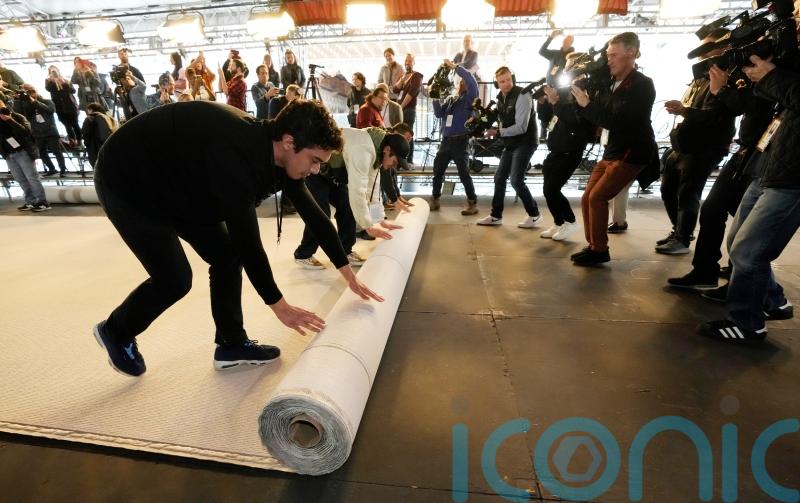 Why is there no red carpet at the 2023 Oscars?