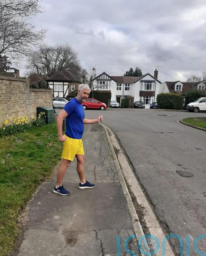 Man to walk London Marathon backwards in support of Ukrainians