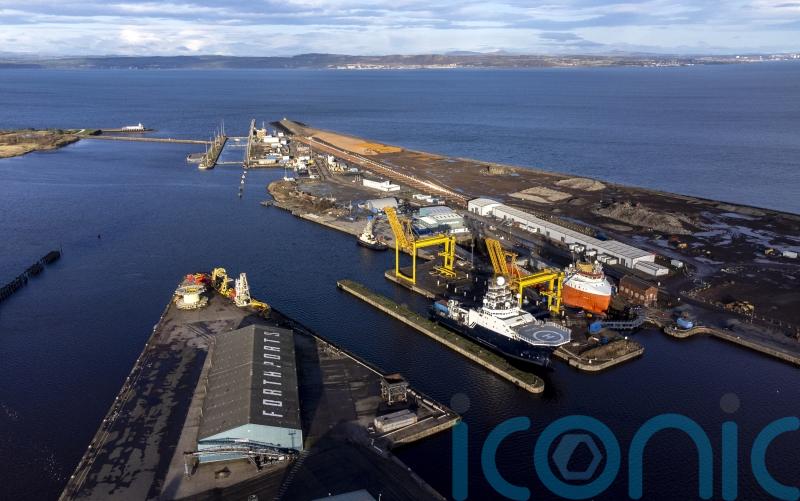 Government must transform UK ports to boost floating offshore wind, report says