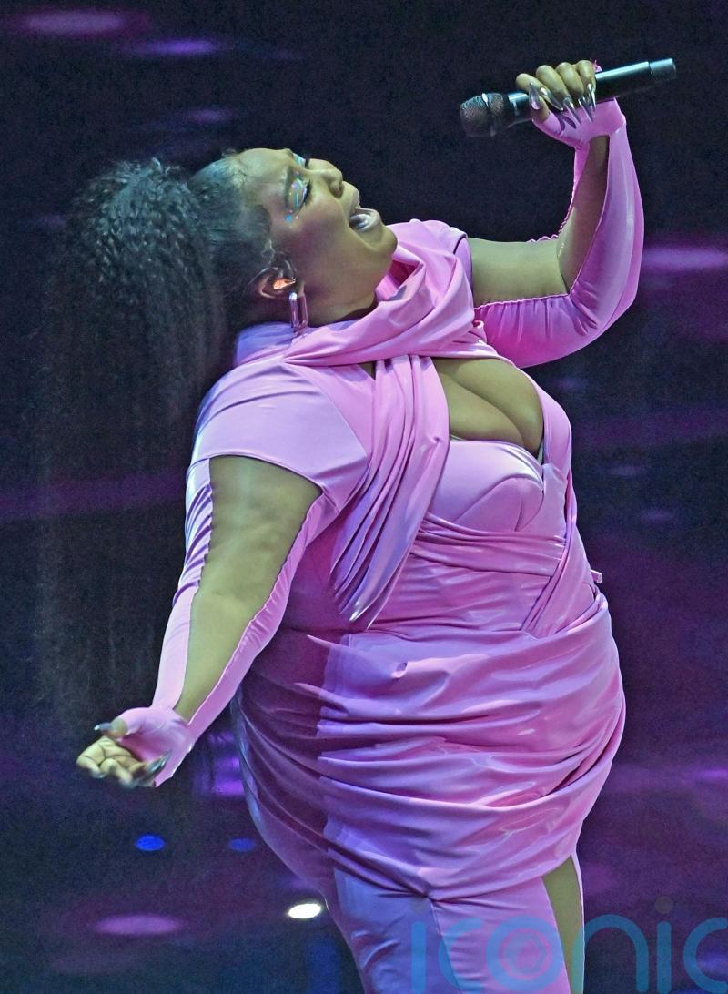 ‘From the Travelodge to the O2’: Lizzo thanks Lauren Laverne for start in the UK