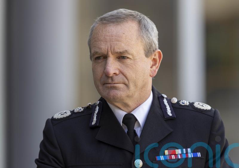 Police cannot maintain workforce and make new pay award, says outgoing chief